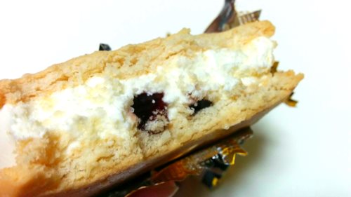木苺のレアチーズケーキサンドアイス (3)